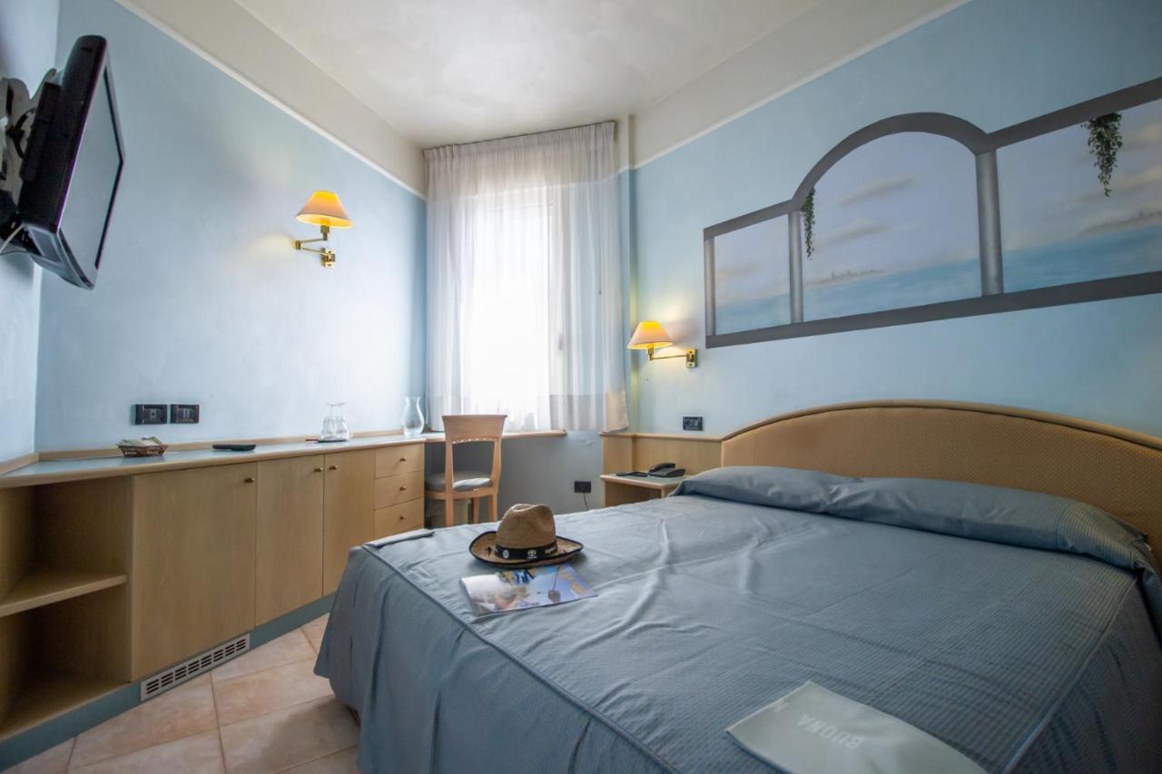 Universo Hotel 3*