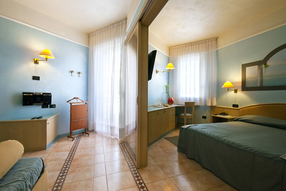 Hotel Universo 3*